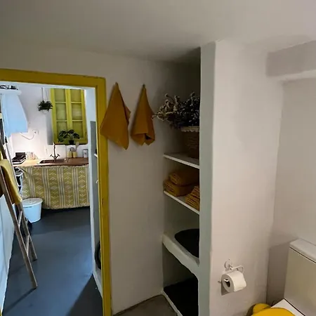 Апартаменты Camaraki Yellow House, Chora *