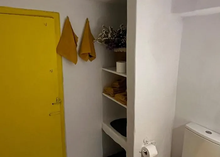 Апартаменты Camaraki Yellow House, Chora