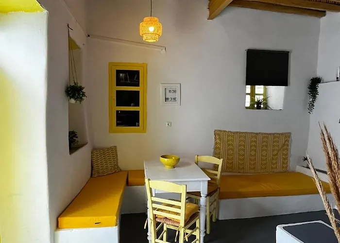 Апартаменты Camaraki Yellow House, Chora *